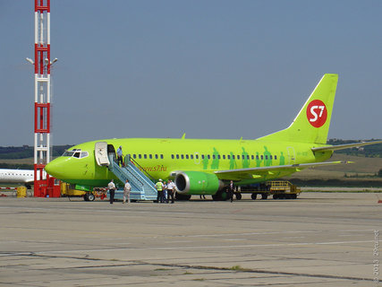 Boeing 737-500 (бортовой № VP-BTE) авиакомпании S7 в аэропорту Анапы