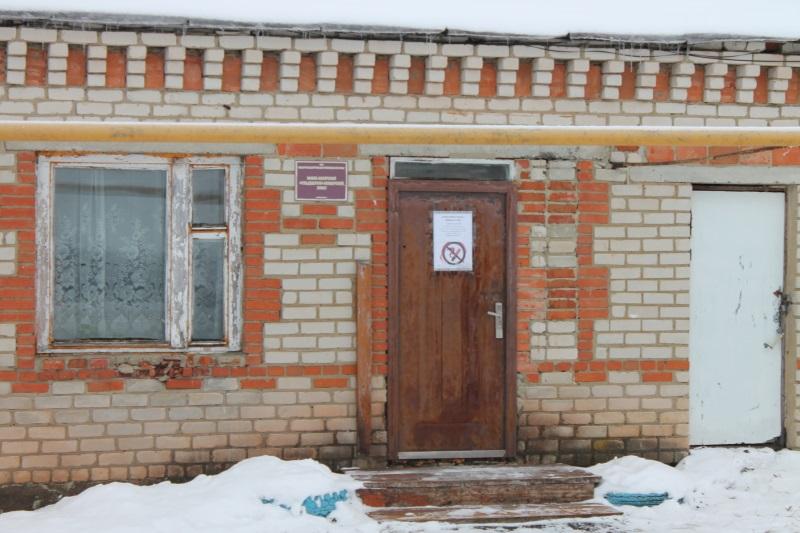 После критики Народного фронта в сельском ФАПе Мордовии отремонтировали кровлю