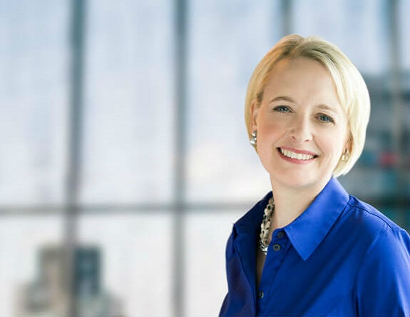 Accenture объявляет о назначении Джули Свит глобальным генеральным директором (CEO)