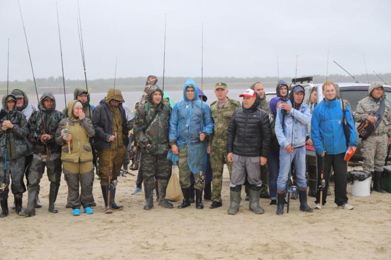 Военнослужащие Управления Росгвардии по ХМАО - Югре приняли участие в фестивале любительской и спортивной рыбалки 