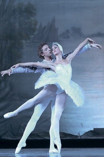 Дмитрий Котермин - идеальный принц классического балета!