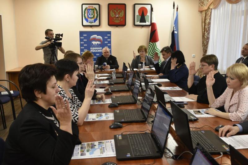 Владимир Семенов принял участие в заседании местного политсовета