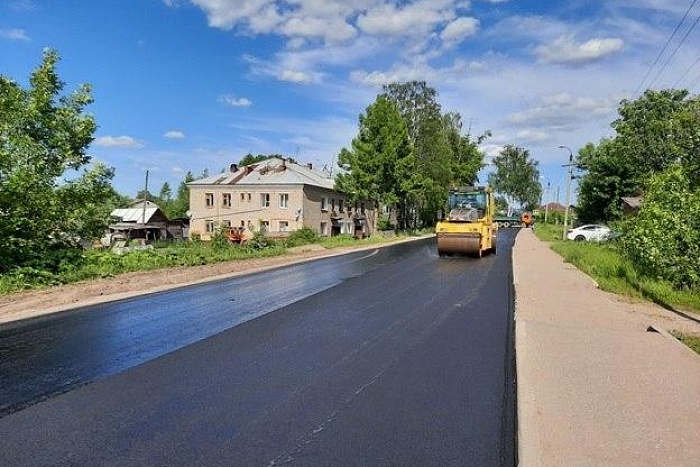 На ремонт дорог в муниципальных образованиях Кировской области дополнительно направлено 448,9 млн рублей