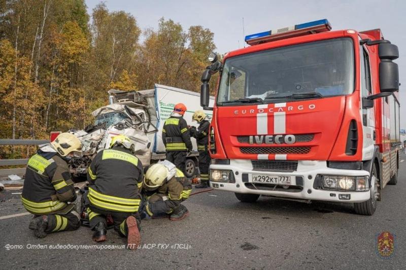 Столичные пожарные и спасатели ликвидировали
последствия нескольких происшествий