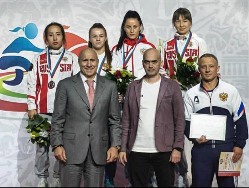 Студентка ХГУ завоевала серебро чемпионата России по вольной борьбе