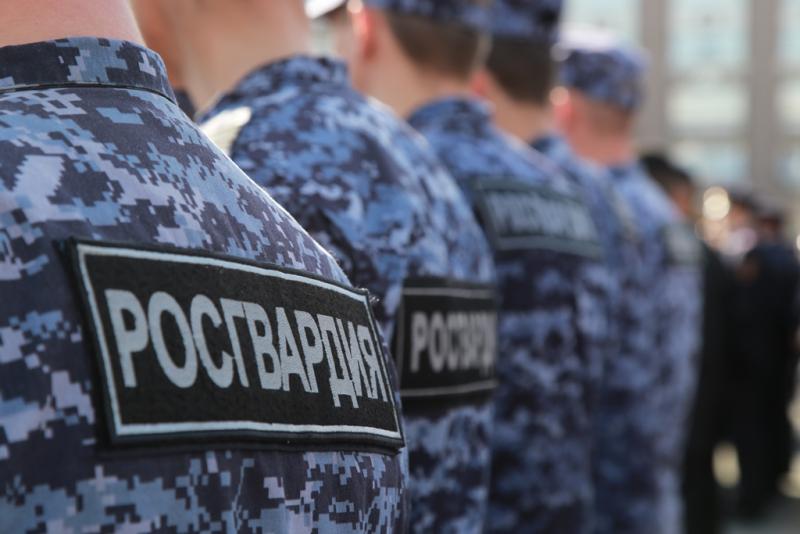 На Южном Урале при содействии Росгвардии задержаны подозреваемые в поджоге автомобиля
