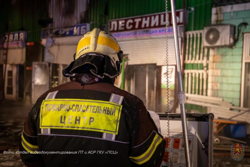 Ликвидировали пожар на складе стройматериалов в ТиНАО