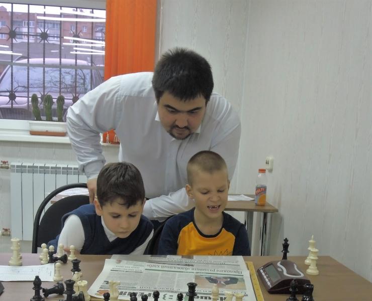 Шахматы: 18 апреля юниоры из клуба «Наше время-100» сыграют со сверстниками из России и ближнего зарубежья