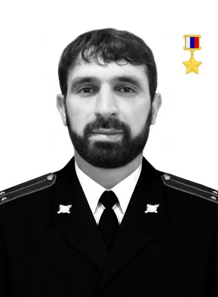 Имя геройски погибшего офицера ОМОН навечно занесено в списки подразделения Управления Росгвардии по Чеченской Республике.