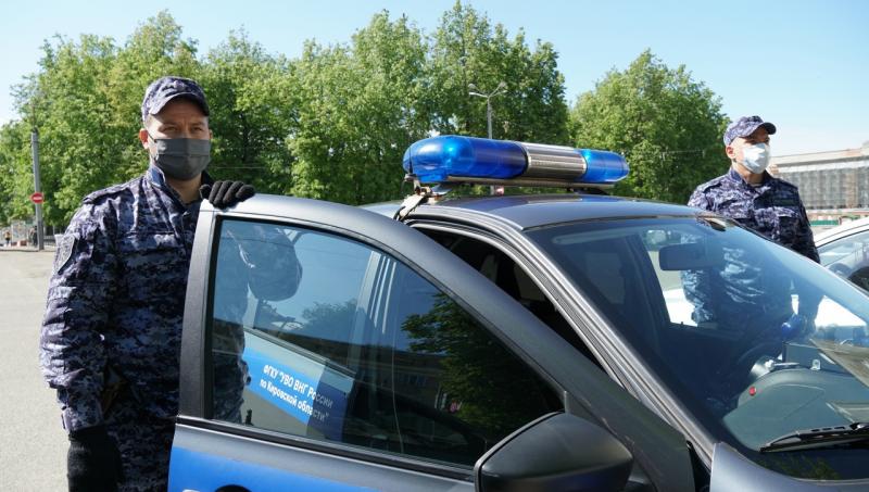 В Кирове сотрудники Росгвардии выявили водителей, подозреваемых в управлении транспортным средством в состоянии опьянения