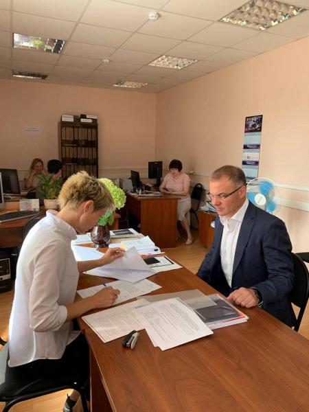 Собирать наказы избирателей продолжит после подачи документов в избирком Александр Коган