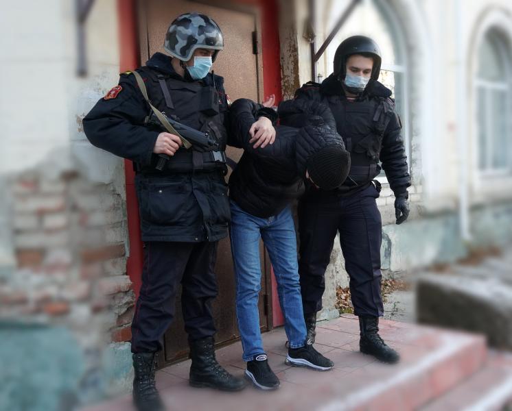 В Ульяновске сотрудники Росгвардии задержали подозреваемого в умышленном причинении вреда здоровью