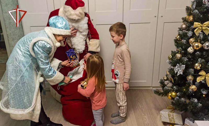В Марий Эл «Дед Мороз специального назначения» поздравил детей сотрудников Росгвардии