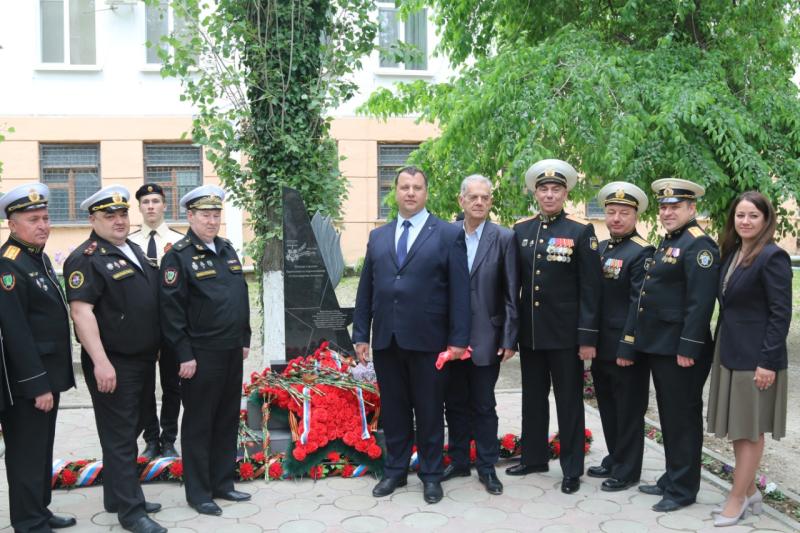 Военные следователи увековечили память о юных партизанах и подпольщиках в Феодосии