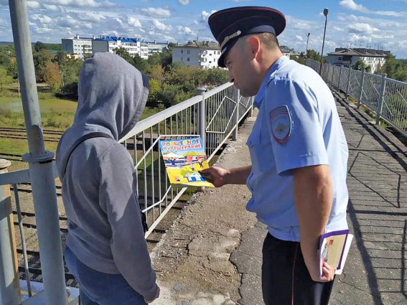 Сотрудники транспортной полиции Воронежа проводят профилактическое мероприятие Безопасный транспорт