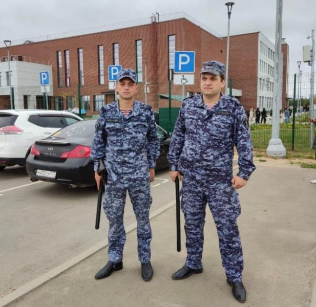 В Волоколамском округе сотрудники Росгвардии обеспечили общественный порядок и безопасность в День знаний