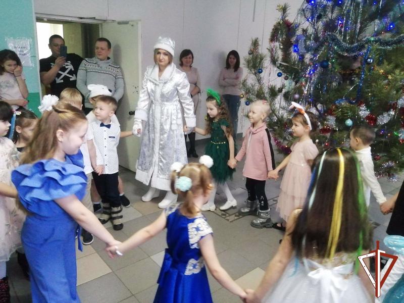 Новогодние мероприятия для детей из семей росгвардейцев продолжаются в Зауралье