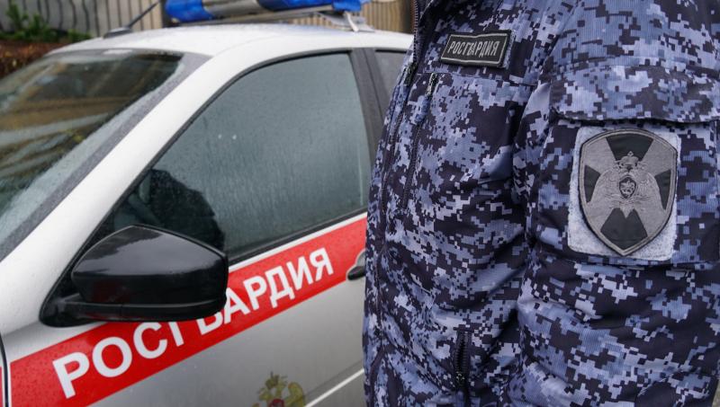 Кировские росгвардейцы задержали подозреваемого в незаконном обороте наркотиков