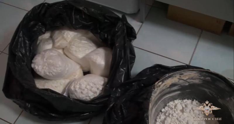 В регионах России полицейские пресекли деятельность нарколабораторий и изъяли готовые к продаже наркотики
