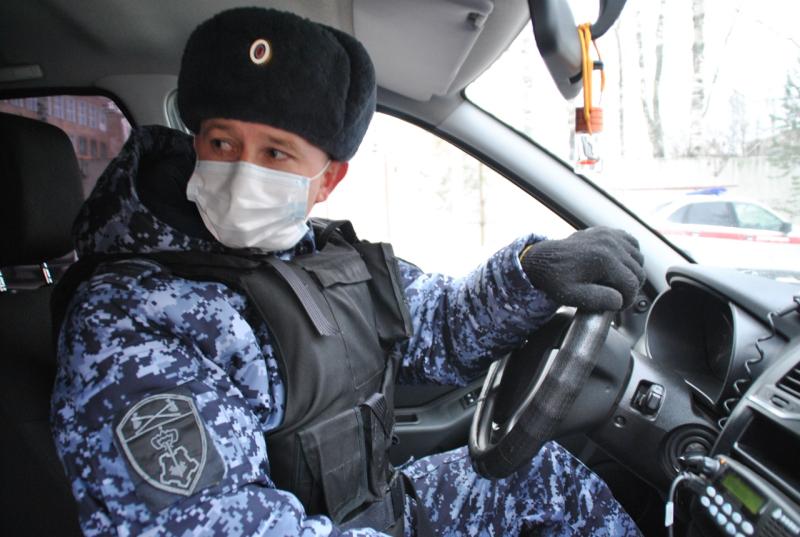 В Кирове росгвардейцы задержали подозреваемого в хулиганстве с ножом