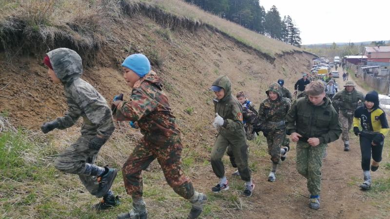 Ко Дню защиты детей кадеты Росгвардии из Иркутска приняли участие в военно-спортивной эстафете
