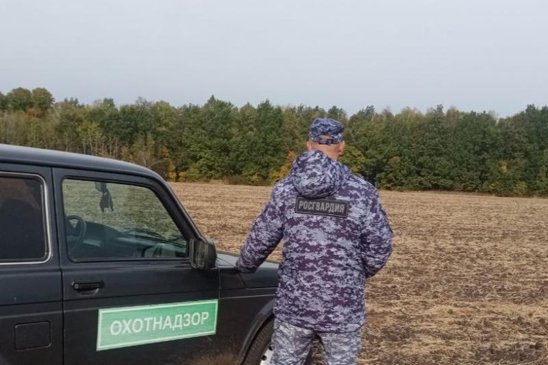Сотрудники Росгвардии проверили охотников в Курской области