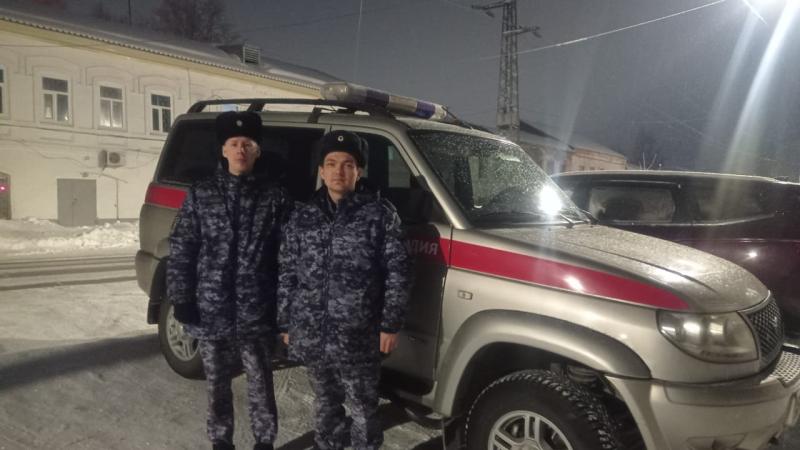 В Свердловской области росгвардейцы помогли водителю рейсового автобуса