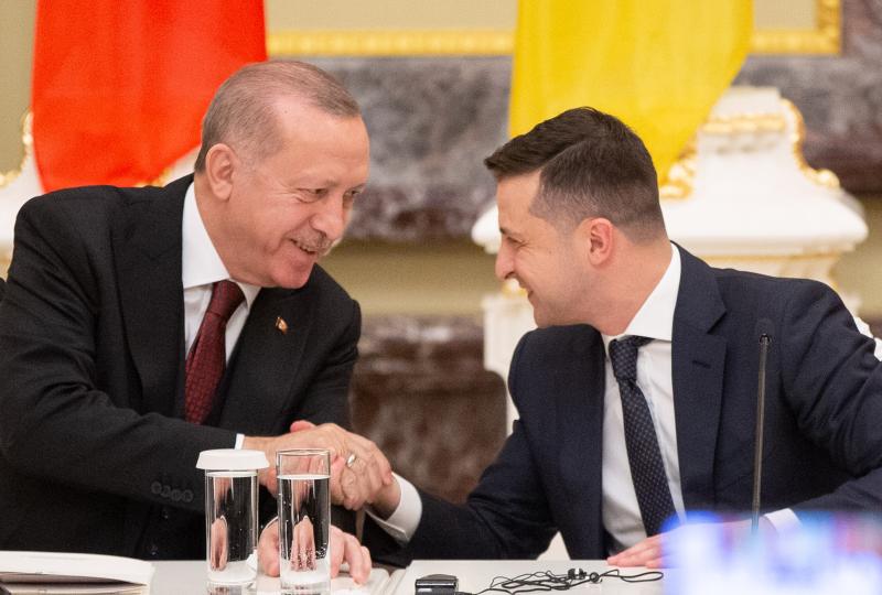 Посол Турции в Киеве Мустафа Бильген выразил поддержку Зеленскому и написал статью для украинского издания Business Ukraine