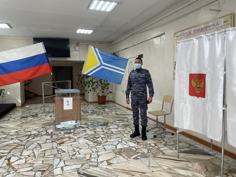 Росгвардейцы обеспечили безопасность граждан во время выборов Президента России в Туве