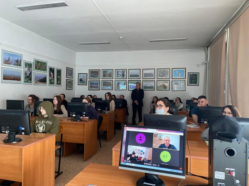 Крымский учёный провёл лекцию для студентов ХГУ