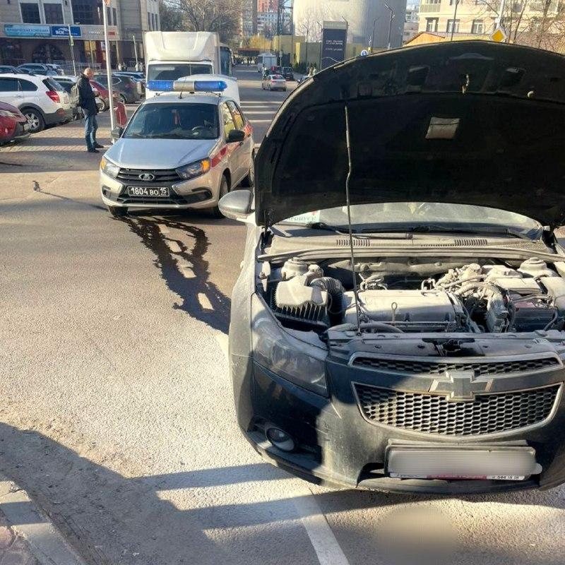 В Щелково росгвардейцы помогли локализировать возгорание  припаркованного автомобиля