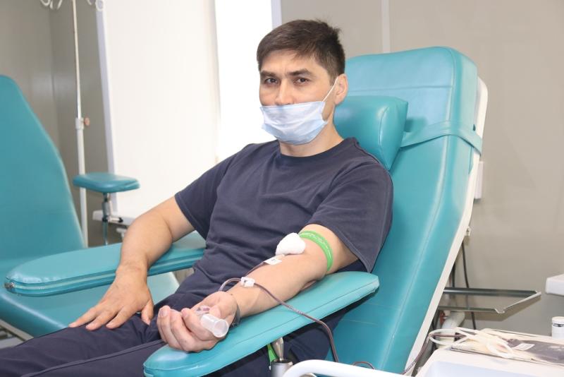 Судебные приставы Республики Алтай сдали кровь в честь Национального дня донора