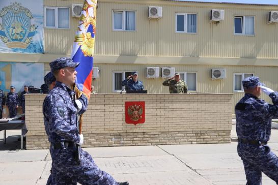 Командующий ОГВ(с) генерал-лейтенант Владимир Макеев поздравил сотрудников ВОГОиП с 24-й годовщиной со дня образования
