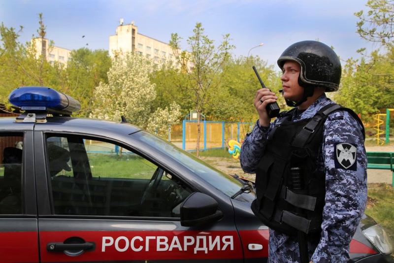 Росгвардейцы задержали подозреваемых в нападении на салон красоты в Челябинске
