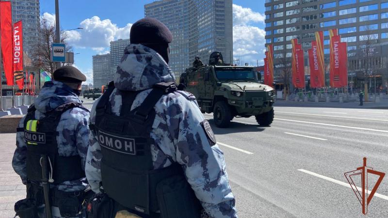Росгвардия обеспечила безопасность генеральной репетиции парада ко Дню Победы в Москве