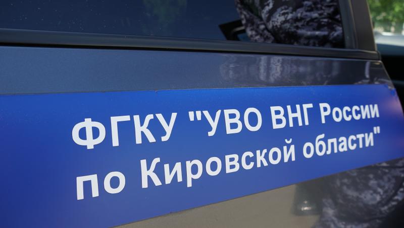 В Кирово-Чепецке росгвардейцы задержали подозреваемого в снятии наличности с чужой банковской карты