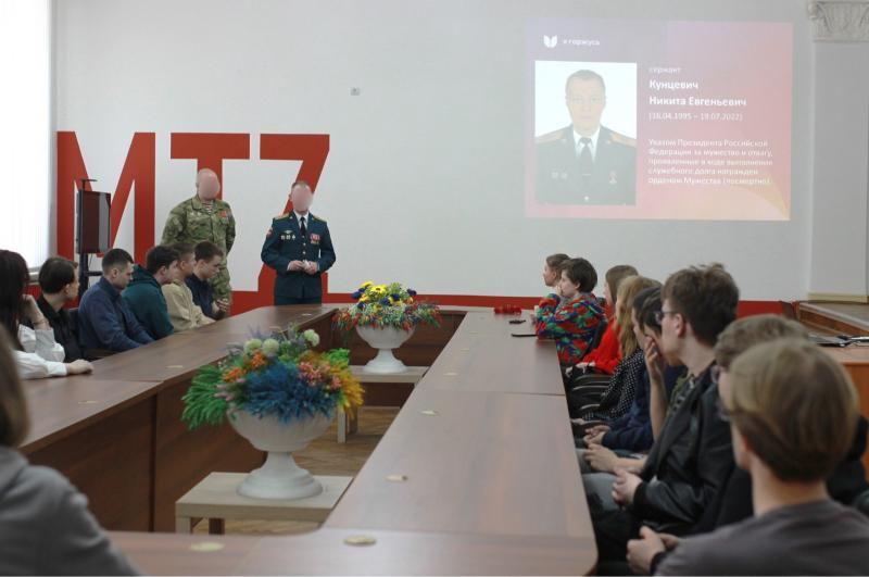 В Смоленске росгвардейцы приняли участие в патриотической акции