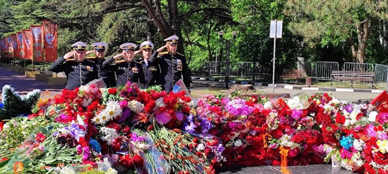 В Симферополе военные следователи почтили память павших в Великой Отечественной войне